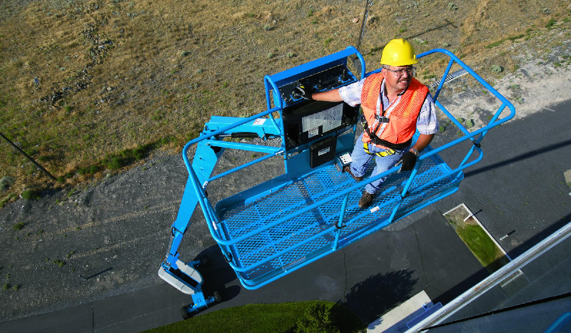 Высотные работы с подъёмниками UpRight